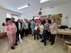 Powiększ zdjęcie: Grupa Seniorów z Domu Dziennego Pobytu przy ulicy Sterniczej 8a
