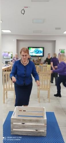 Powiększ zdjęcie: Rozgrywki śliwkowe w Dziennym Klubie Senior+ przy ulicy Partyzantów