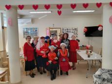Powiększ zdjęcie: Seniorki z Klubu Senior+ z ul. Jesionowej – Walentynki