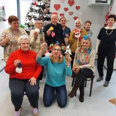 Powiększ zdjęcie: Seniorzy z Klubu Senior+ przy ulicy Jutrzenki 20