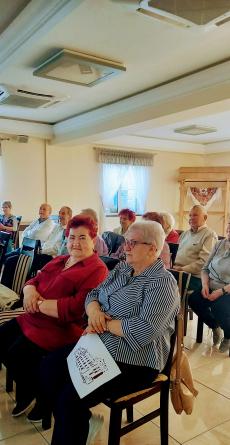 Powiększ zdjęcie: Seniorzy z OWOS na spotkaniu o zwyczajach na Żywiecczyźnie